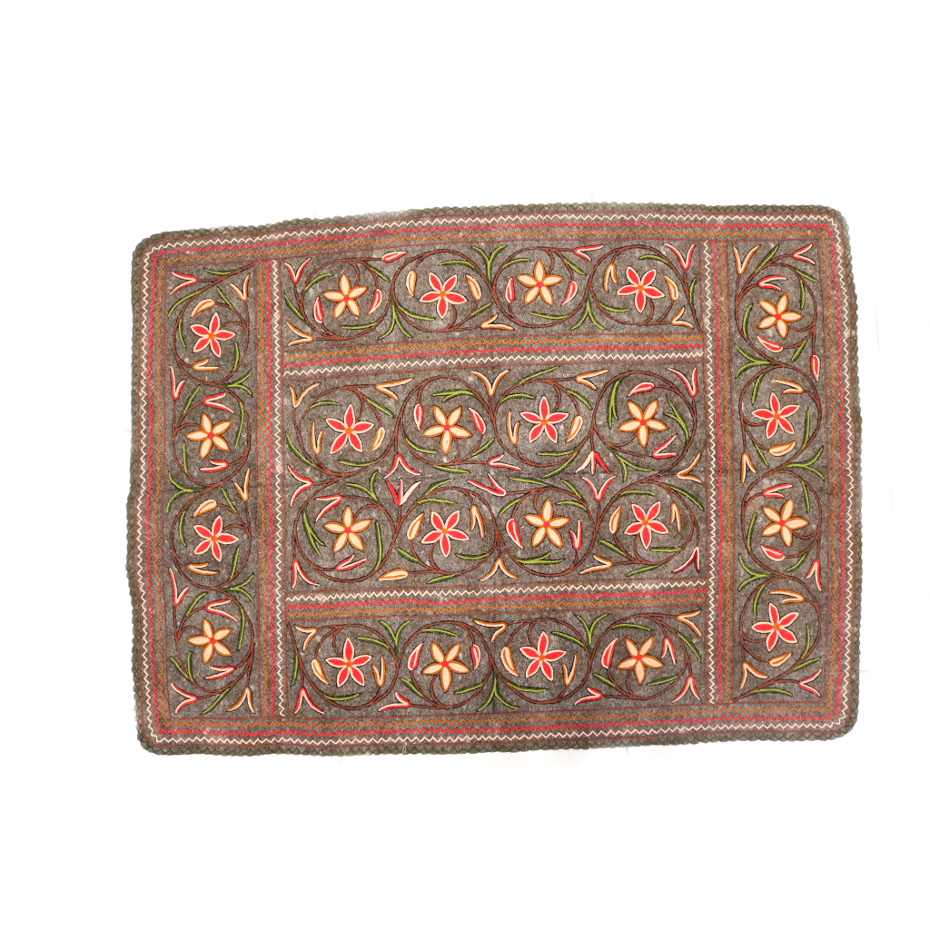 Namda Rug | Vceela - Online marketplace for handicrafts by artisans and ...
